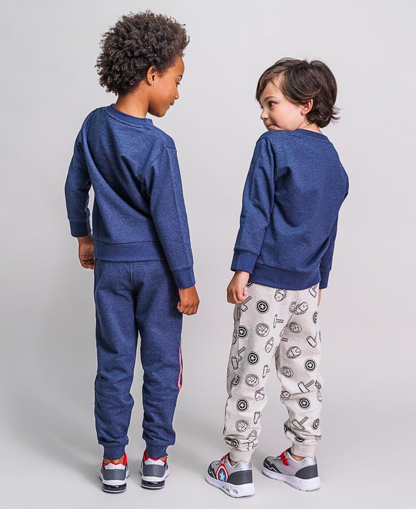 3tlg. Outfit Sweatshirt & 2 Hosen Avengers