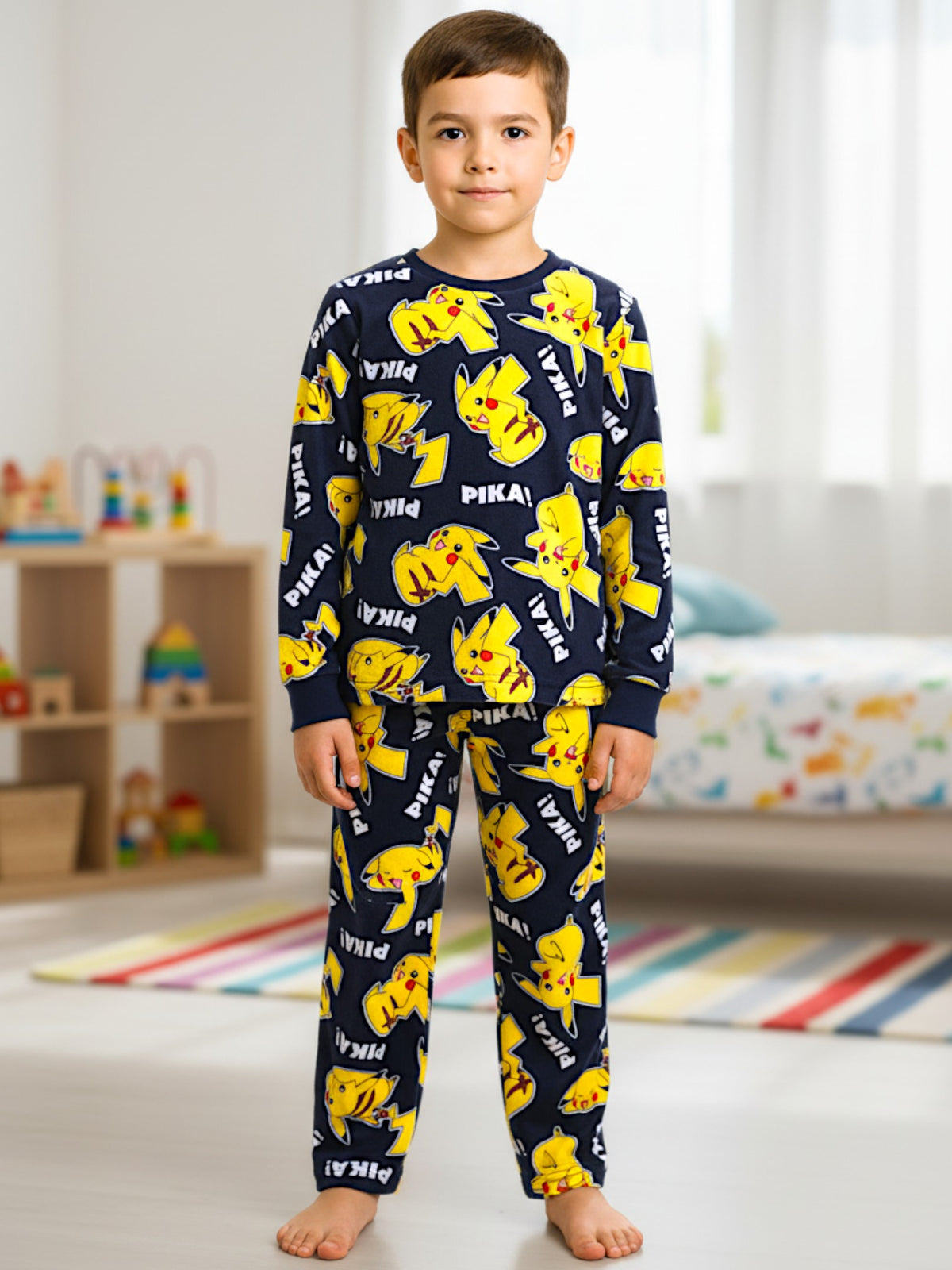 Pokémon Schlafanzug Velours Pikachu Allover-Print